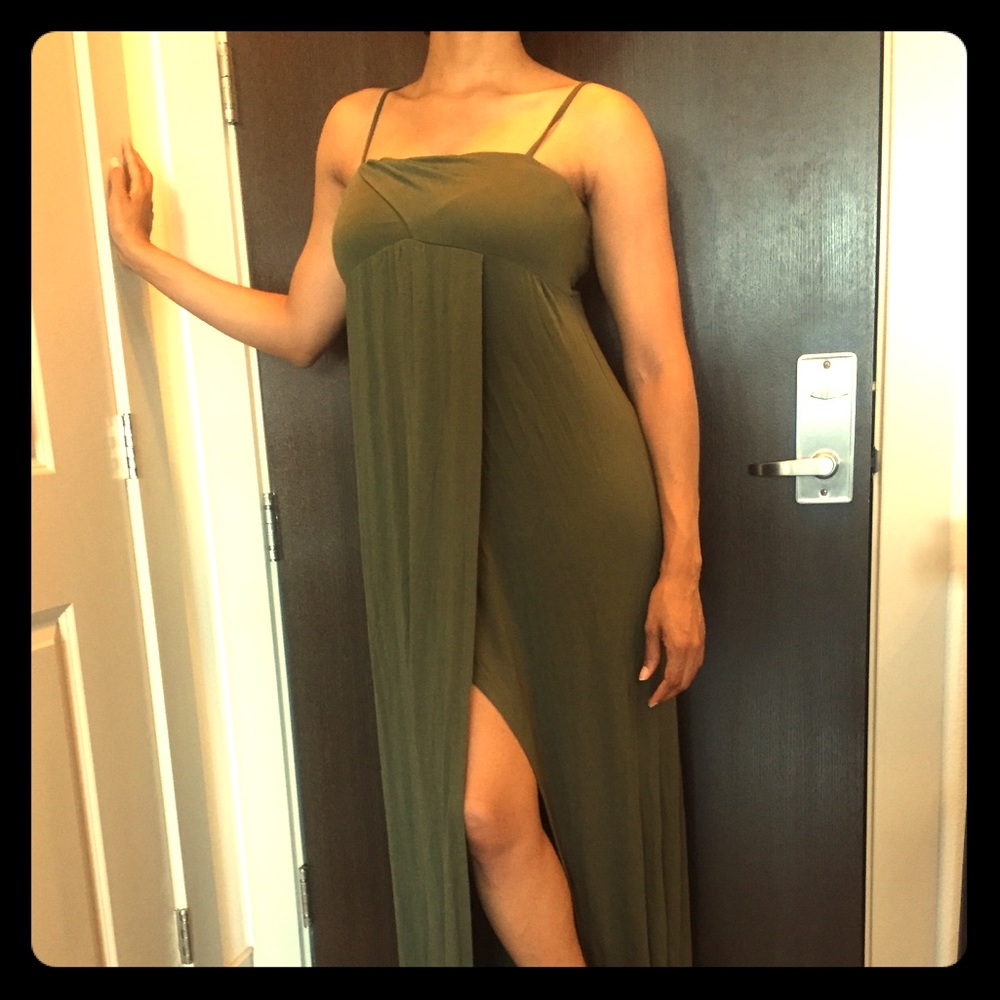 BCBGeneration Green Boho Chic summer dress. 👗